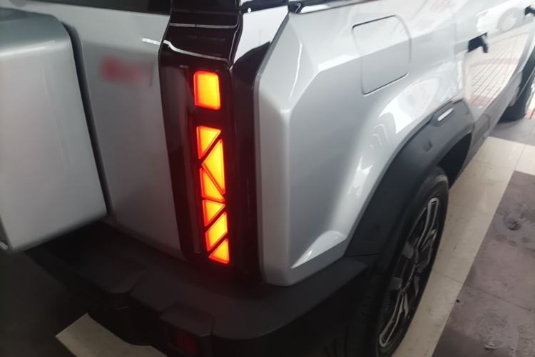 Used iCAR 03 2024 472km Four-Wheel Drive Long-Range Version Right Rear Taillight
