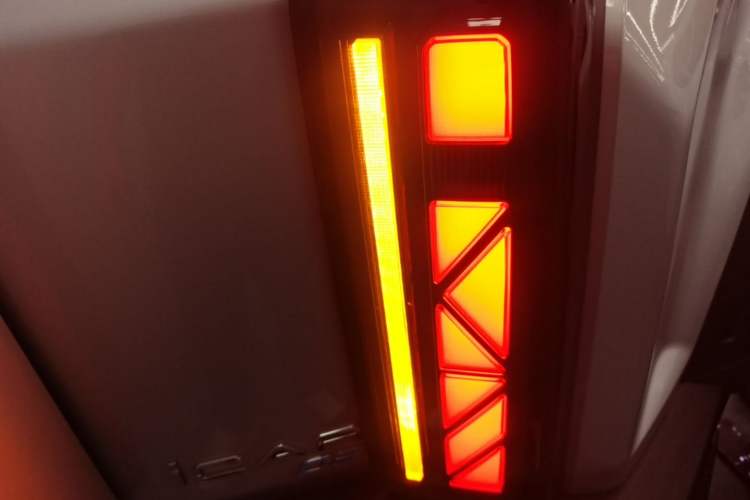 Used iCAR 03 2024 401km Two-Wheel Drive Standard Advanced Version Right Rear Taillight