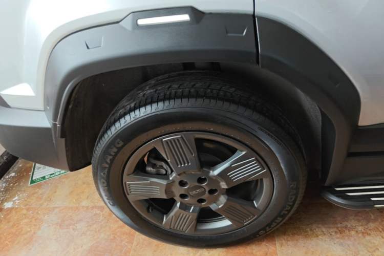 Used iCAR 03 2024 401km Two-Wheel Drive Standard Advanced Version Right Rear Wheel Hub
