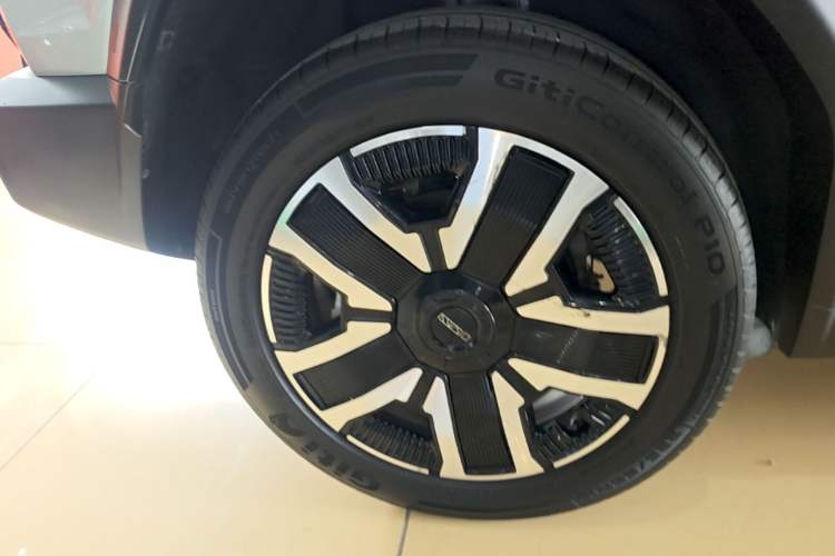 Used iCAR 03 2024 472km Four-Wheel Drive Long-Range Version Right Rear Wheel Hub