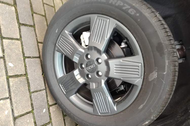 Used iCAR 03 2024 501km Range Two-Wheel Drive Long-Range Smart Trend Edition Right Rear Wheel Hub