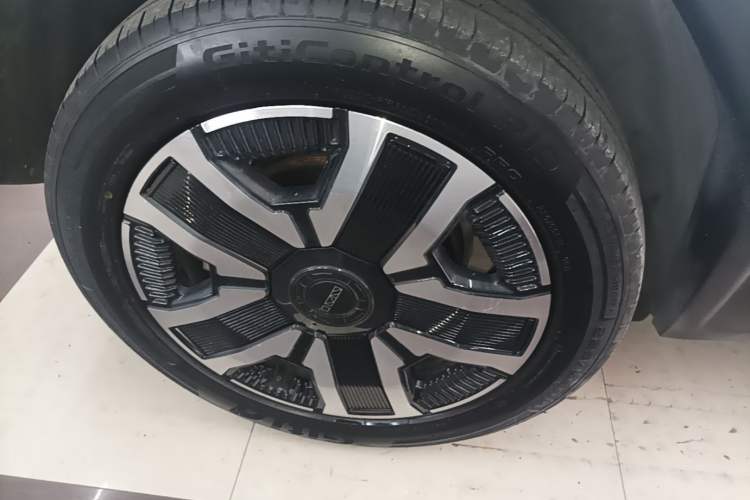Used iCAR 03 2024 472km Four-Wheel Drive Long-Range Version Right Rear Wheel Hub