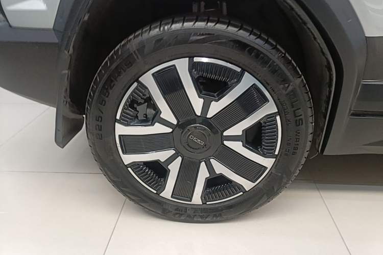 Used iCAR 03 2024 501km Four-wheel Drive Long-Range Advanced Version Right Rear Wheel Hub