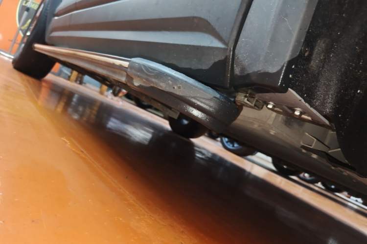 Used iCAR 03 2024 401km Two-Wheel Drive Standard Advanced Version Right Side Sill