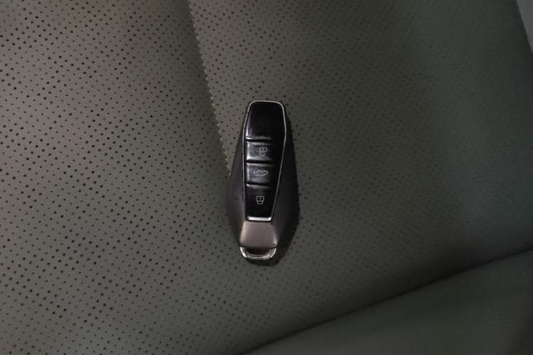 Used iCAR 03 2024 401km Two-Wheel Drive Standard Advanced Version Vehicle Key