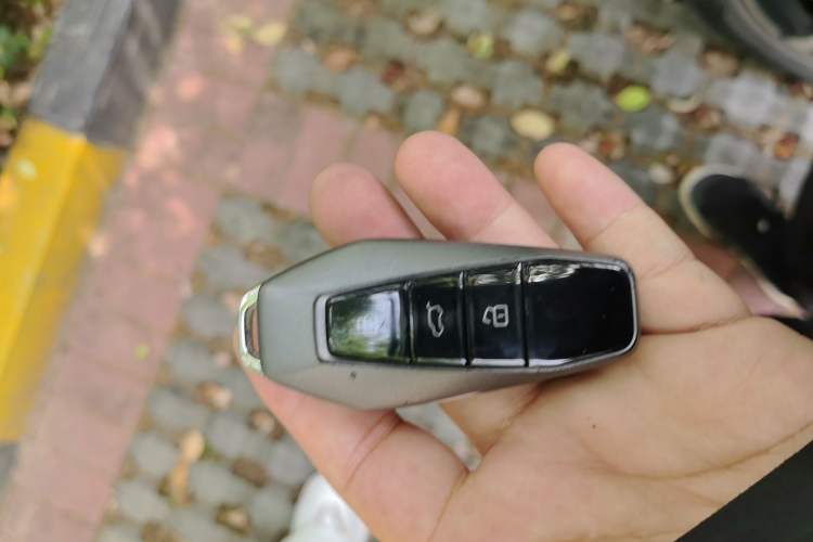 Used iCAR 03 2024 472km Four-Wheel Drive Long-Range Version Vehicle Key
