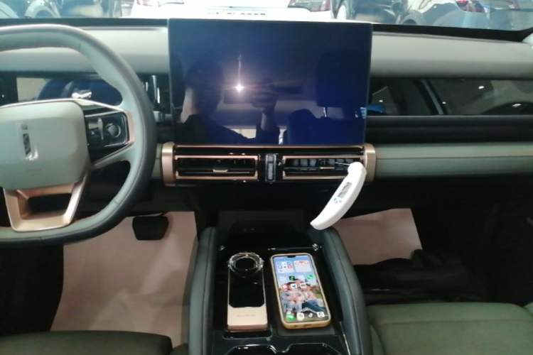 Used iCAR 03 2024 501km Four-wheel Drive Long-range Intelligent Driving Edition Audio And AC Panel