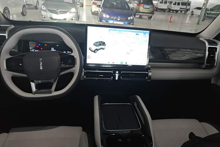 Used iCAR 03 2024 501km Two-Wheel Drive Long-Range Version Audio And AC Panel