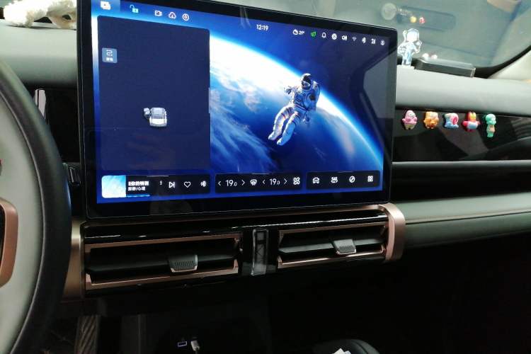 Used iCAR 03 2024 501km Four-wheel Drive Long-range Intelligent Driving Edition Audio And AC Panel