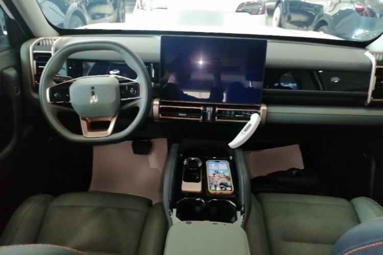 Used iCAR 03 2024 501km Four-wheel Drive Long-range Intelligent Driving Edition Center Console