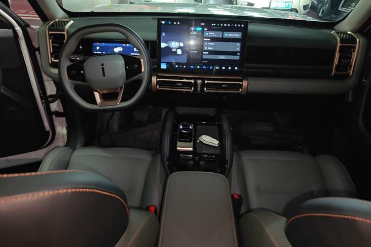 Used iCAR 03 2024 501km Four-wheel Drive Long-range Intelligent Driving Edition Center Console
