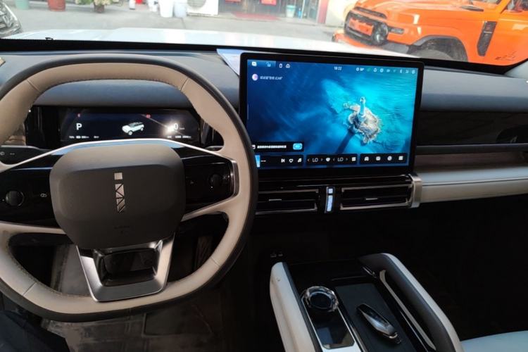 Used iCAR 03 2024 501km Four-wheel Drive Long-Range Advanced Version Center Console