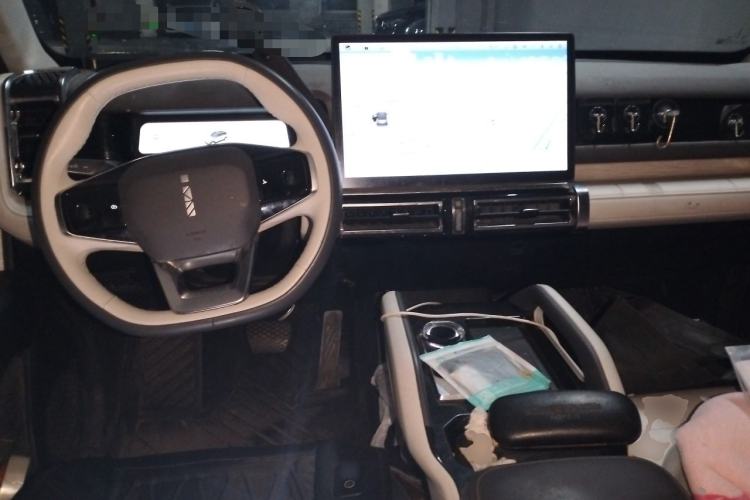 Used iCAR 03 2024 472km Four-Wheel Drive Long-Range Intelligent Advanced Version Center Console