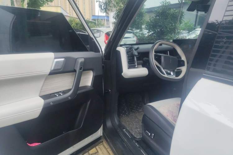 Used iCAR 03 2024 501km Two-Wheel Drive Long-Range Version Driver Seat