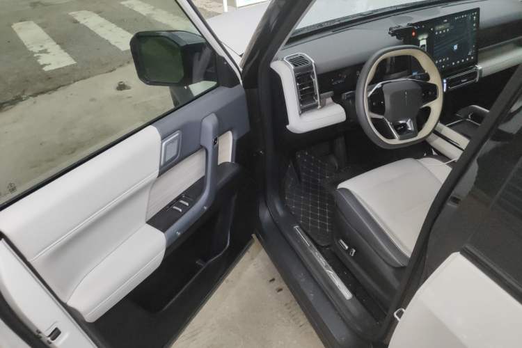 Used iCAR 03 2024 501km Two-Wheel Drive Long-Range Version Driver Seat