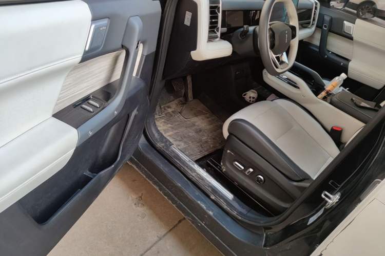 Used iCAR 03 2024 501km Four-wheel Drive Long-Range Advanced Version Driver Seat