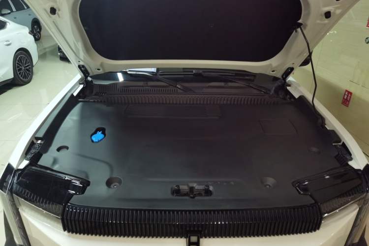Used iCAR 03 2024 401km Range Two-Wheel Drive Standard Yuechao Version Engine Bay