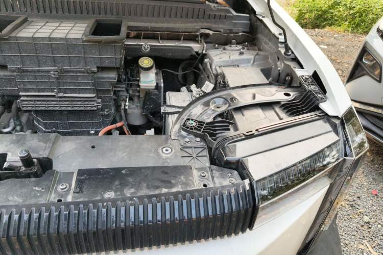 Used iCAR 03 2024 501km Two-Wheel Drive Long-Range Version Engine Bay Left