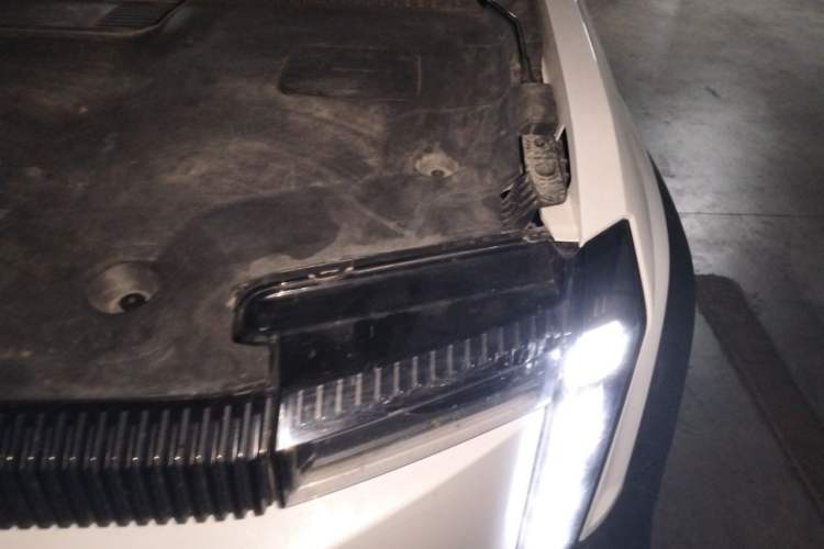 Used iCAR 03 2024 472km Four-Wheel Drive Long-Range Intelligent Advanced Version Engine Bay Left