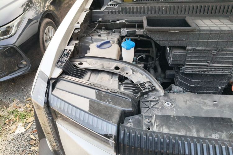 Used iCAR 03 2024 501km Two-Wheel Drive Long-Range Version Engine Bay Right