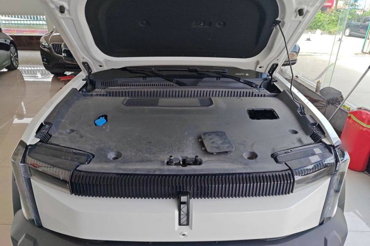 Used iCAR 03 2024 501km Two-Wheel Drive Long-Range Yuechao Edition Engine Bay