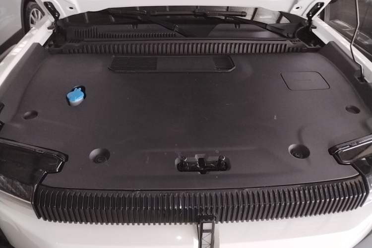 Used iCAR 03 2024 401km Two-Wheel Drive Standard Advanced Version Engine Bay