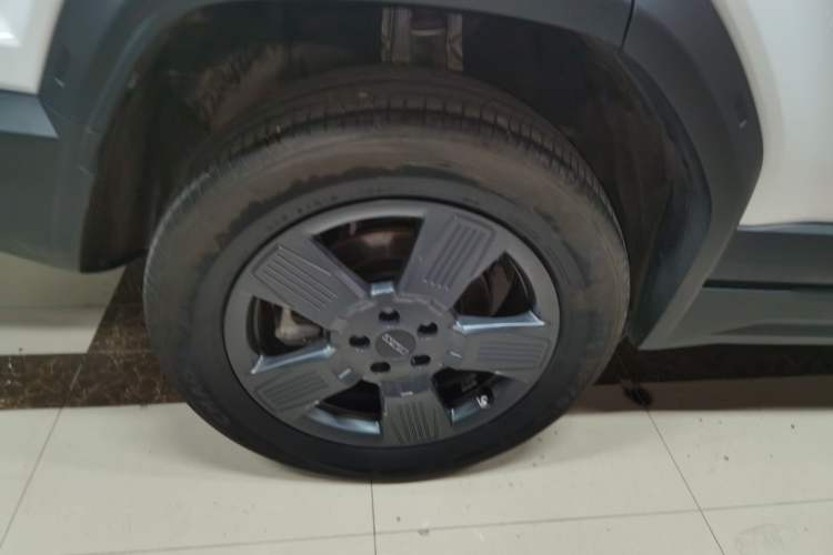 Used iCAR 03 2024 401km Range Two-Wheel Drive Standard Yuechao Version Exterior 8