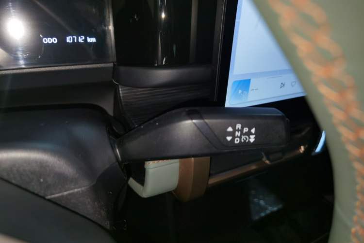 Used iCAR 03 2024 401km Range Two-Wheel Drive Standard Yuechao Version Gear Lever