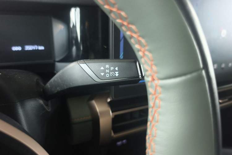 Used iCAR 03 2024 401km Two-Wheel Drive Standard Advanced Version Gear Lever