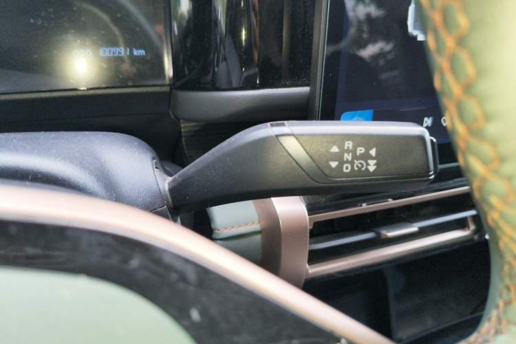 Used iCAR 03 2024 501km Two-Wheel Drive Long-Range Version Gear Lever