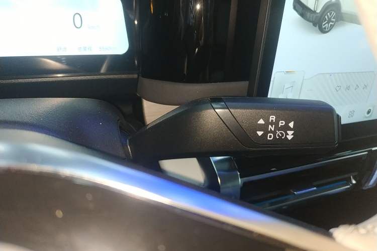 Used iCAR 03 2024 472km Four-Wheel Drive Long-Range Intelligent Advanced Version Gear Lever