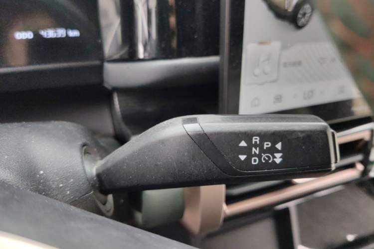 Used iCAR 03 2024 401km Two-Wheel Drive Standard Advanced Version Gear Lever