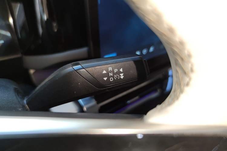 Used iCAR 03 2024 501km Four-wheel Drive Long-Range Advanced Version Gear Lever