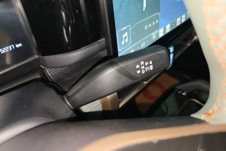 Used iCAR 03 2024 401km Two-Wheel Drive Standard Advanced Version Gear Lever