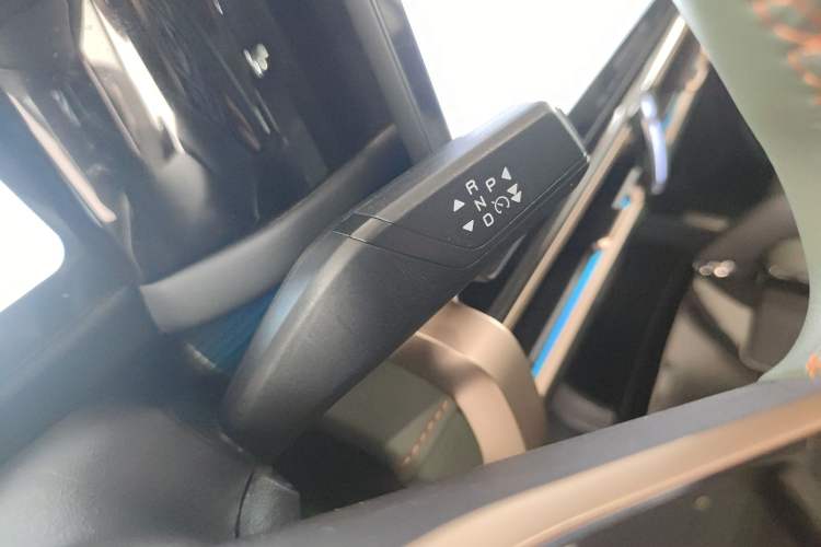 Used iCAR 03 2024 472km Four-Wheel Drive Long-Range Intelligent Advanced Version Gear Lever