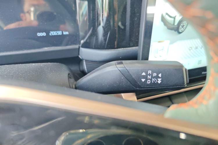 Used iCAR 03 2024 501km Two-Wheel Drive Long-Range Yuechao Edition Gear Lever