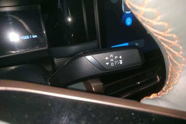 Used iCAR 03 2024 501km Two-Wheel Drive Long-Range Version Gear Lever