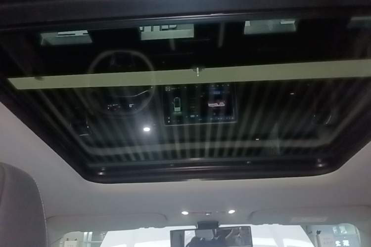 Used iCAR 03 2024 501km Two-Wheel Drive Long-Range Version Headliner