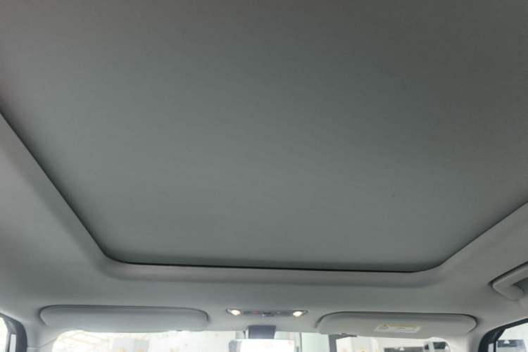 Used iCAR 03 2024 401km Two-Wheel Drive Standard Advanced Version Headliner