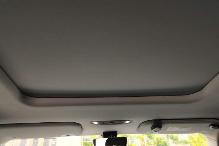 Used iCAR 03 2024 401km Two-Wheel Drive Standard Advanced Version Headliner