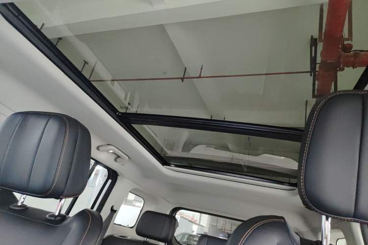 Used iCAR 03 2024 472km Four-Wheel Drive Long-Range Intelligent Advanced Version Headliner