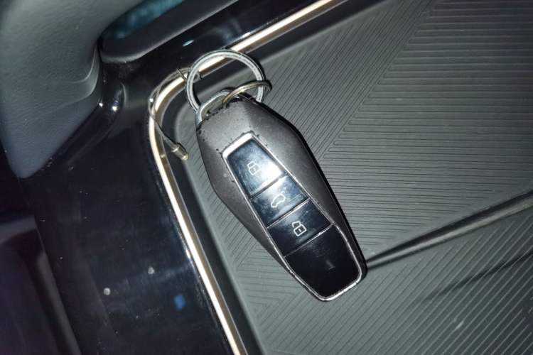 Used iCAR 03 2024 401km Range Two-Wheel Drive Standard Yuechao Version Interior 1
