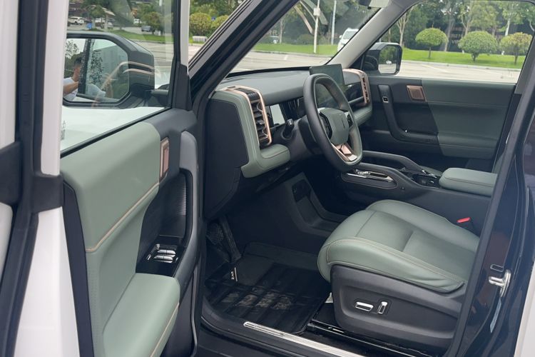 Used iCAR 03 2024 472km Four-Wheel Drive Long-Range Intelligent Advanced Version Interior 2