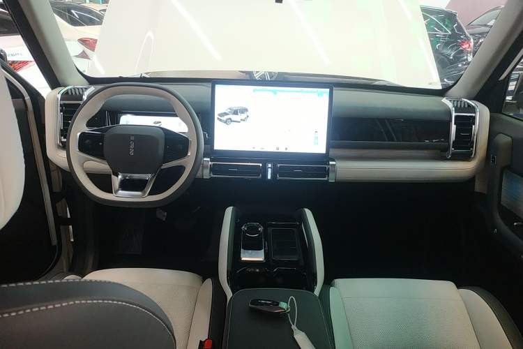 Used iCAR 03 2024 472km Four-Wheel Drive Long-Range Intelligent Advanced Version Interior 2