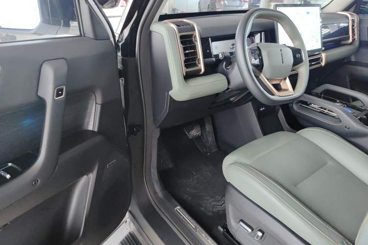 Used iCAR 03 2024 472km Four-Wheel Drive Long-Range Intelligent Advanced Version Interior 2