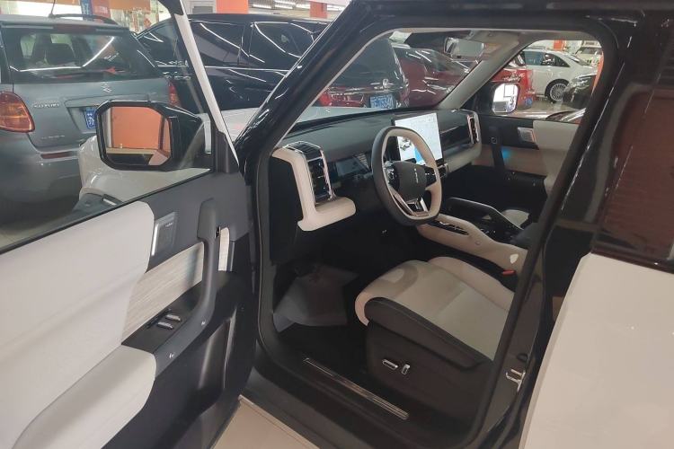 Used iCAR 03 2024 472km Four-Wheel Drive Long-Range Intelligent Advanced Version Interior 3