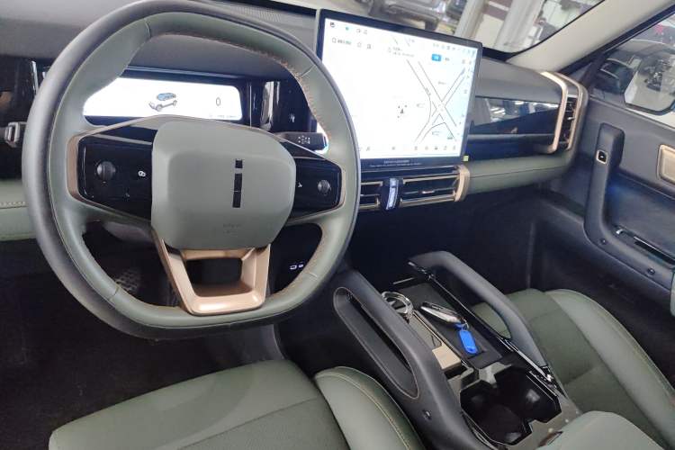 Used iCAR 03 2024 472km Four-Wheel Drive Long-Range Intelligent Advanced Version Interior 3