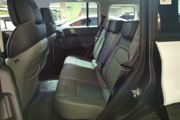 Used iCAR 03 2024 401km Range Two-Wheel Drive Standard Yuechao Version Interior 4