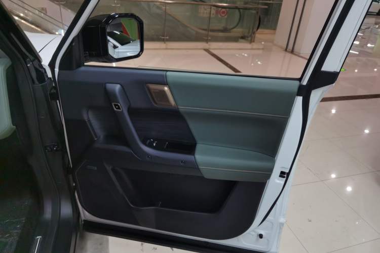 Used iCAR 03 2024 401km Range Two-Wheel Drive Standard Yuechao Version Interior 5