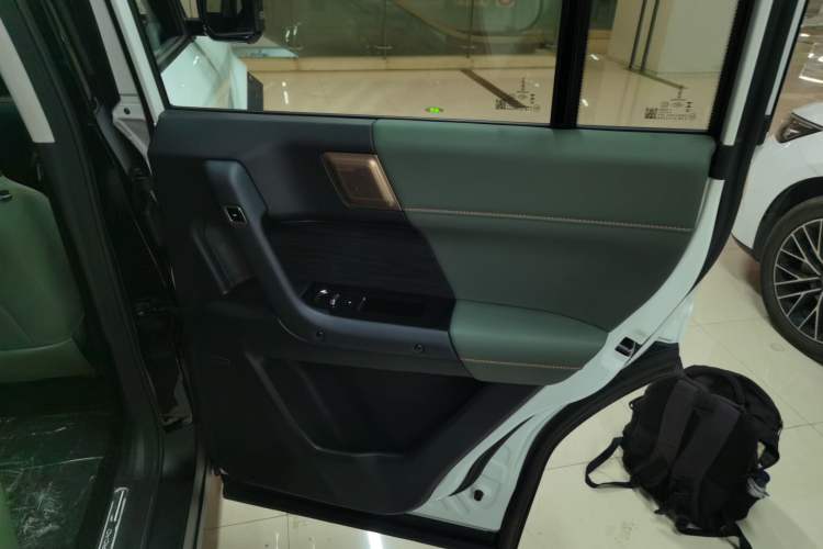 Used iCAR 03 2024 401km Range Two-Wheel Drive Standard Yuechao Version Interior 6